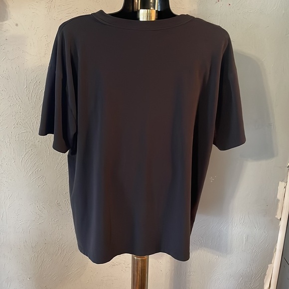 Large Under Armour The Girlfriend Tee black white graphic short sleeve shirt top - Picture 8 of 15